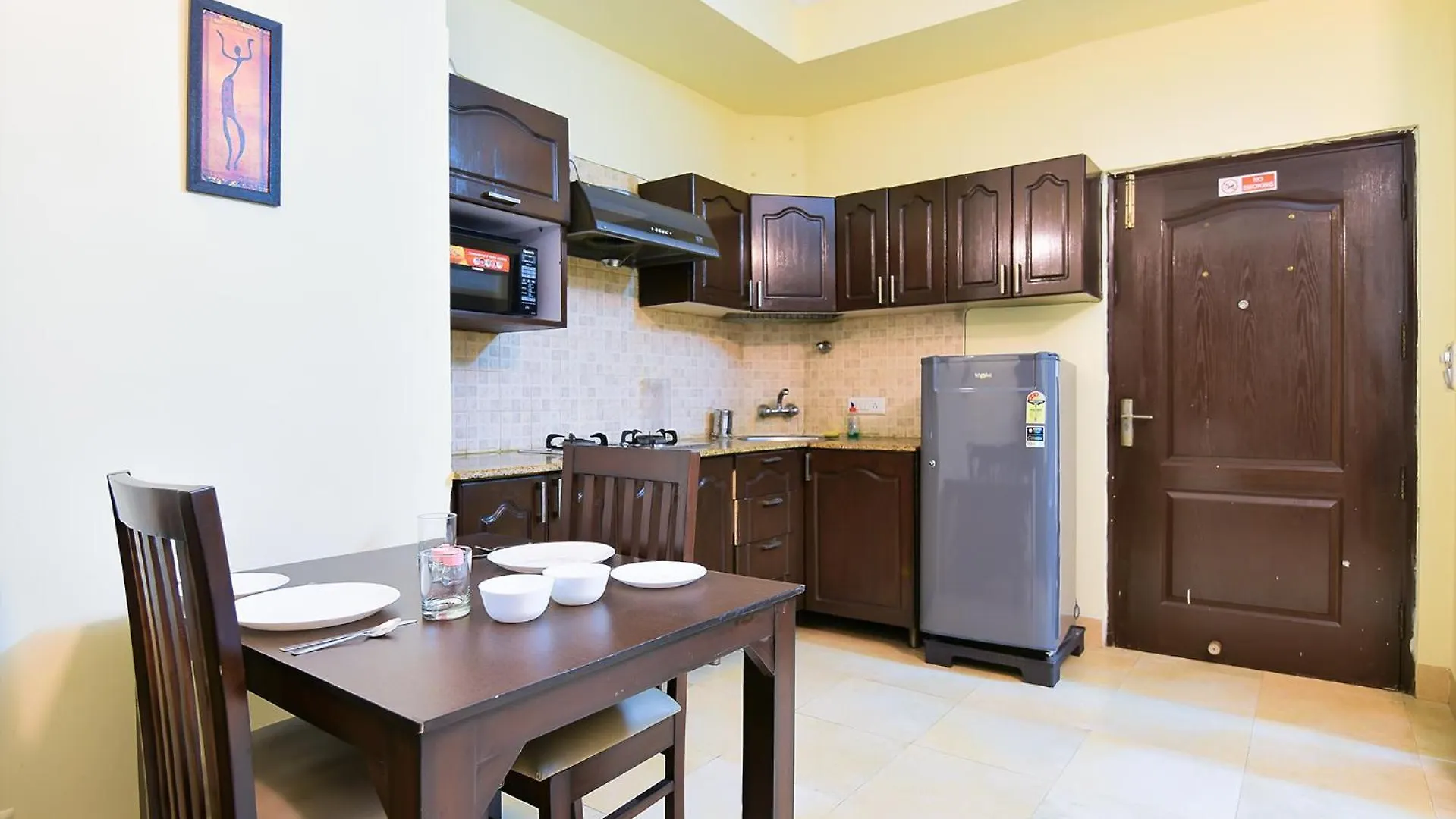 Bedchambers Serviced Apartments, Near Golf Course Road Gurgaon Hindistan