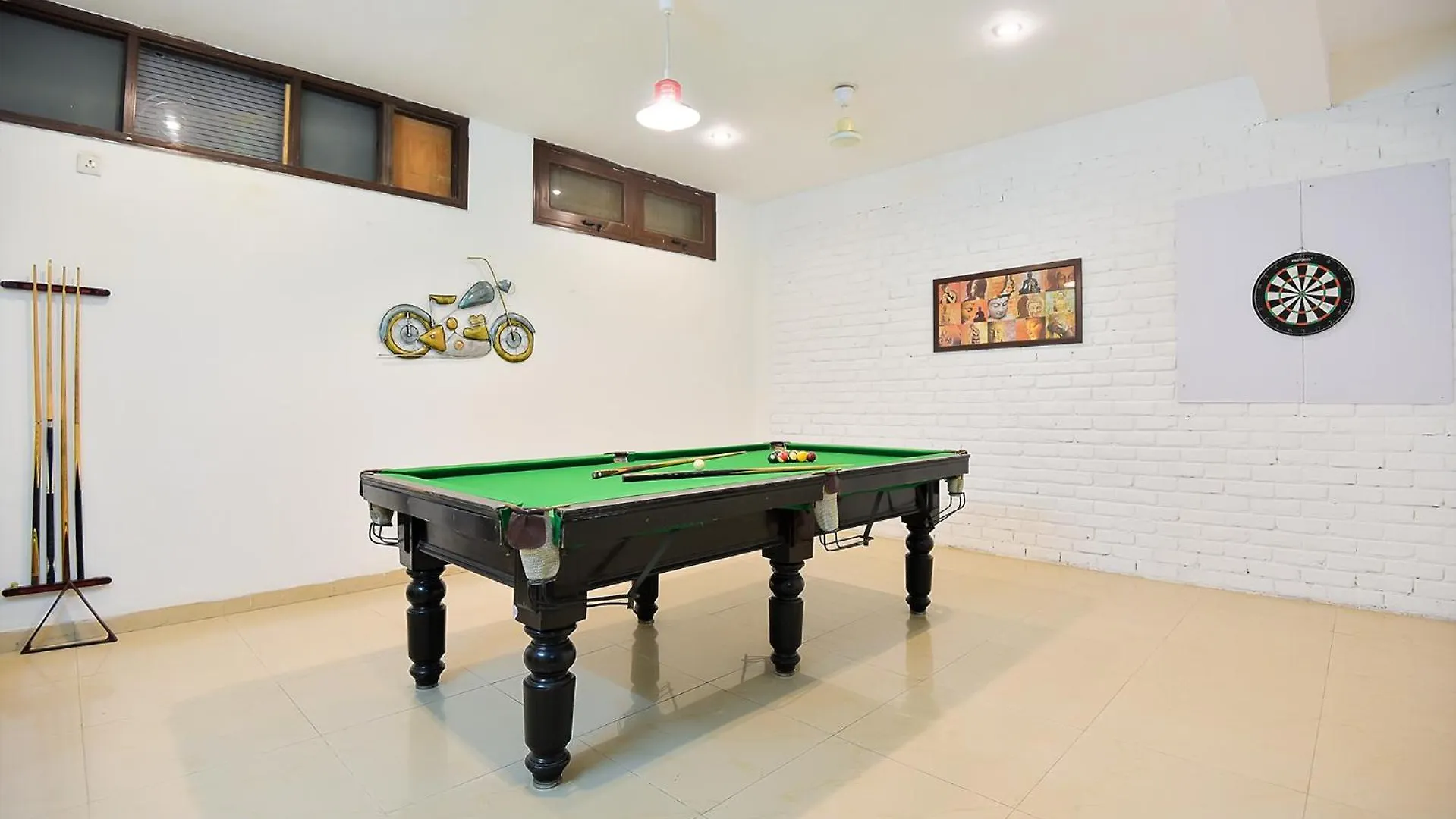 Bedchambers Serviced Apartments, Near Golf Course Road Gurgaon Apart Otel